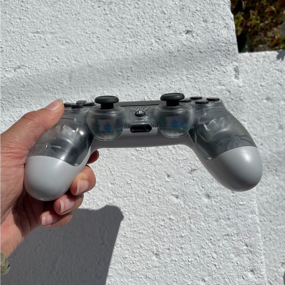 Pre-Owned Sony PS4 Controller - Picture 4 of 7
